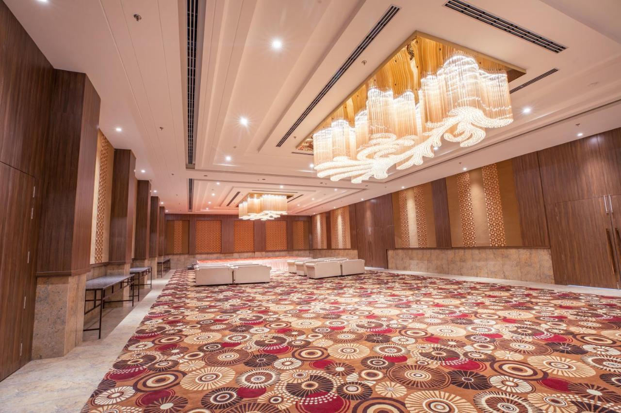 The Lalita Grand Mathura- Vrindavan Luaran gambar