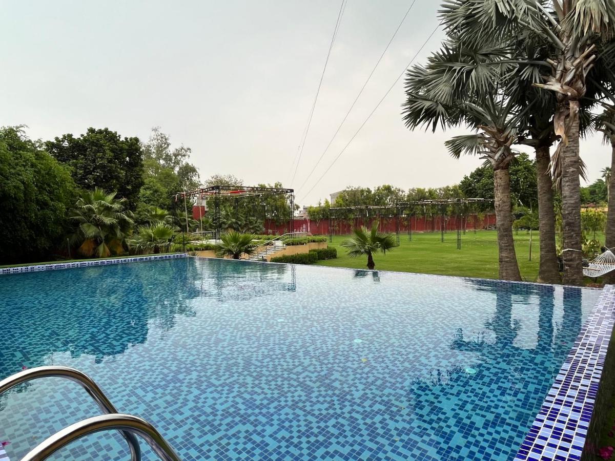 The Lalita Grand Mathura- Vrindavan Luaran gambar