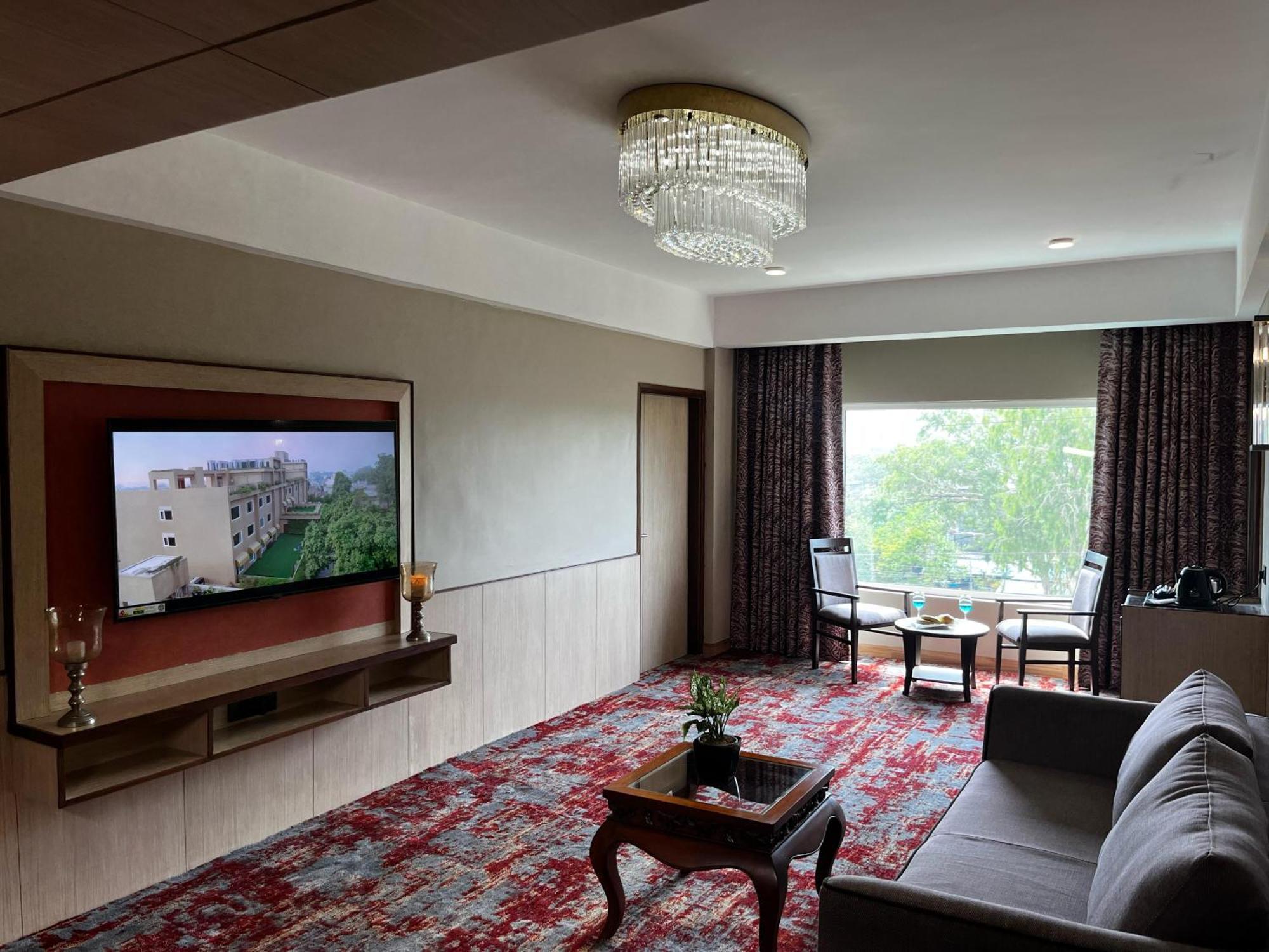 The Lalita Grand Mathura- Vrindavan Luaran gambar